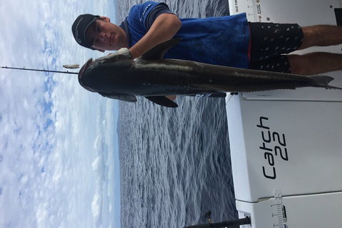 Full Day 9.5 Hour Offshore Fishing Charter - Accommodation QLD 4