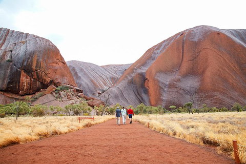 2-Day Uluru (Ayers Rock) And Kata Tjuta Trip From Alice Springs - Accommodation QLD 1