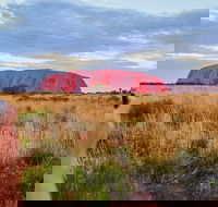 Uluru Ayers Rock Sunset with Outback Barbecue Dinner and Star Tour - Accommodation QLD