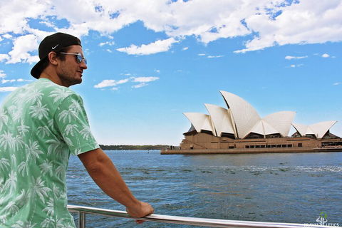 Sydney Harbour Hop-on Hop-off Cruise - Accommodation QLD 3