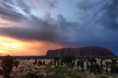 Uluru Small Group Tour Including Sunset - Accommodation QLD 4