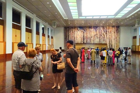 Private Canberra Secrets Highlights Tour - Accommodation QLD 4